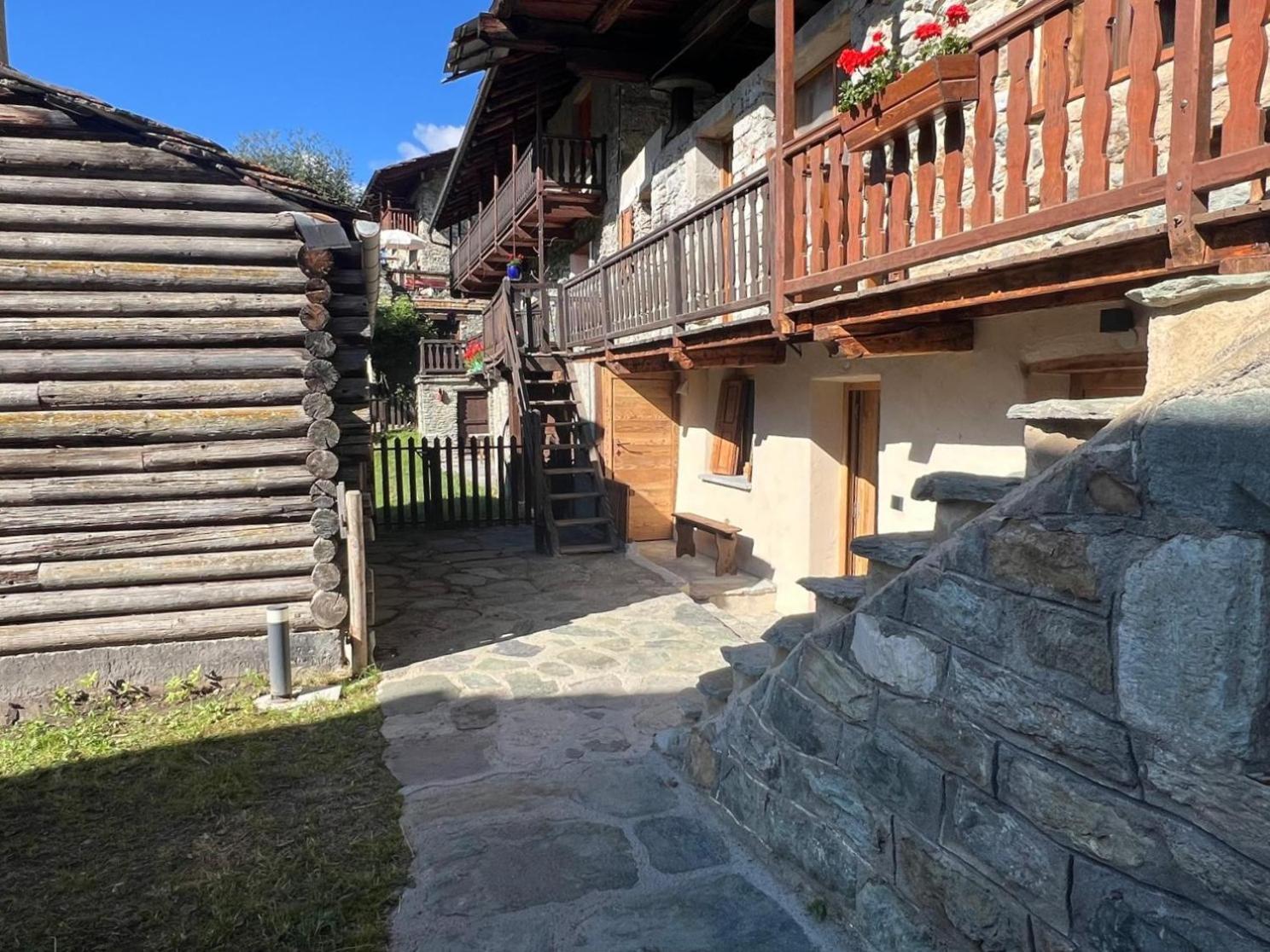 Joivy Modern Family Chalet With Stunning Mountain Views Champoluc Buitenkant foto