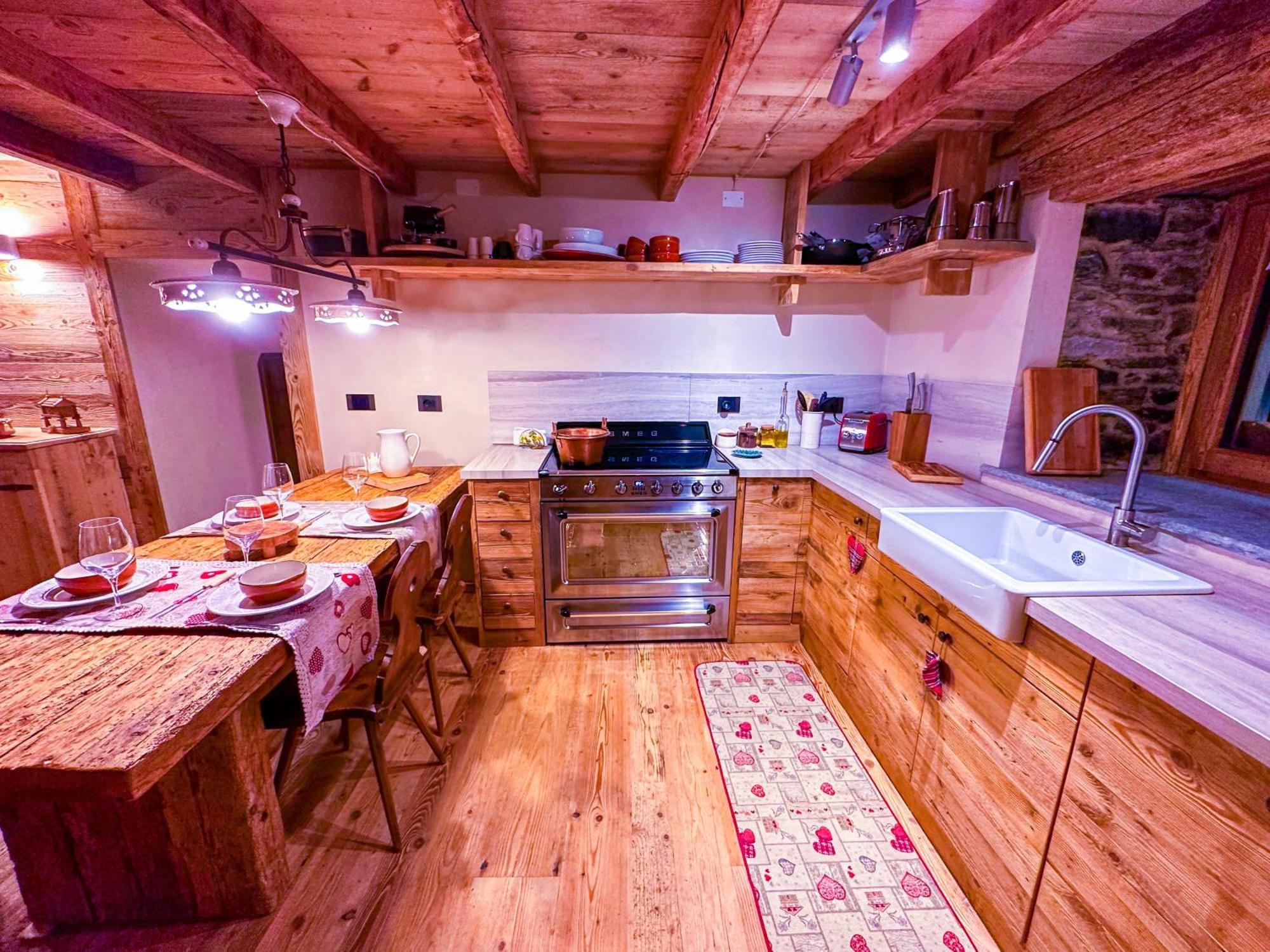 Joivy Modern Family Chalet With Stunning Mountain Views Champoluc Buitenkant foto